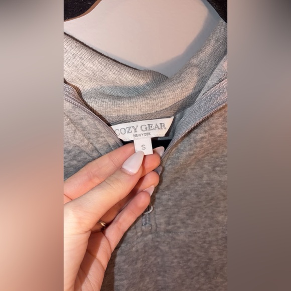 Quarter zip - Picture 2 of 4